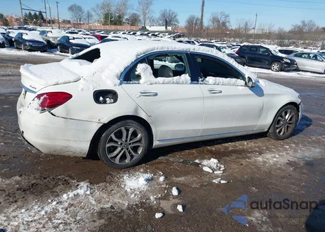 2018 Mercedes-Benz C 300 4Matic из США, поврежденный, VIN 55SWF4KB8JU257228